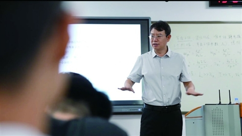 山东大学(威海)副校长、空间科学与技术学院院长、空间科学研究院执行院长、教授陈耀